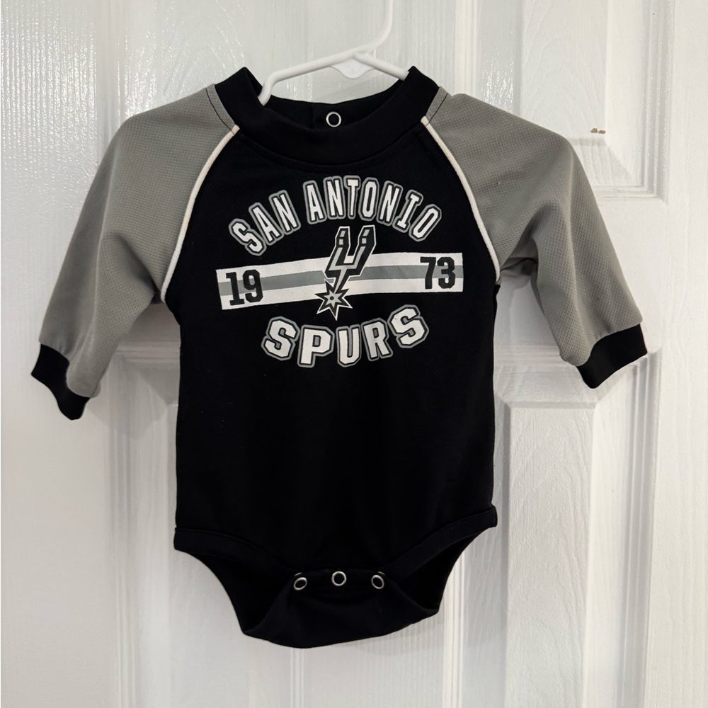 NBA San Antonio Spurs Infant Bodysuit - Black and Gray